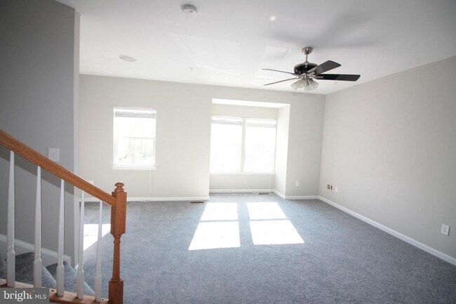 Foto del edificio - 922 Hopkins Corner