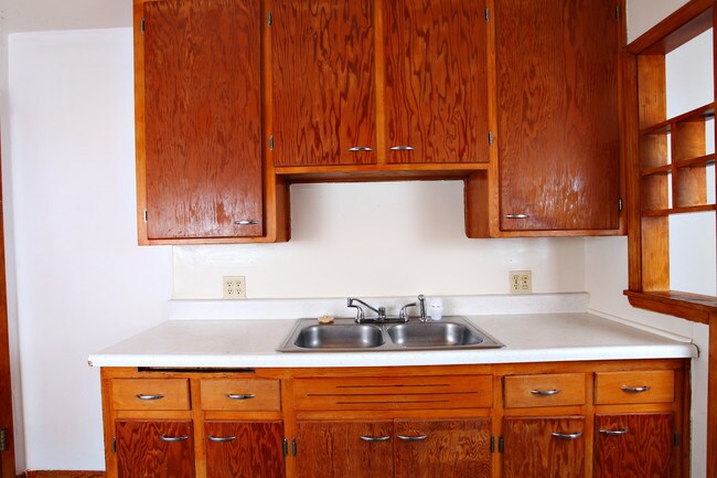 Foto del edificio - 6442-6446 E Bayley St