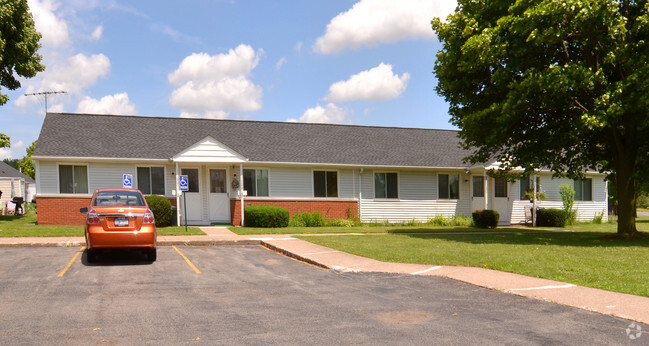 Building Photo - Maple Ridge Estates