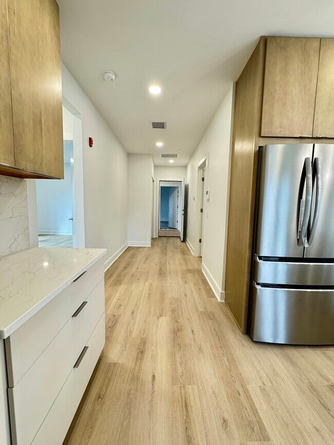 Photo - 85 W High St Apartment