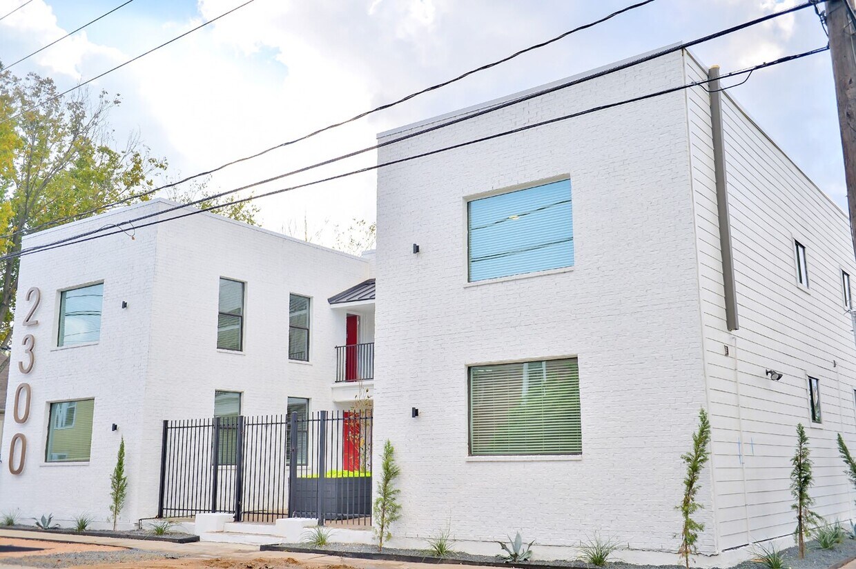 Foto principal - 2300 Stanford St