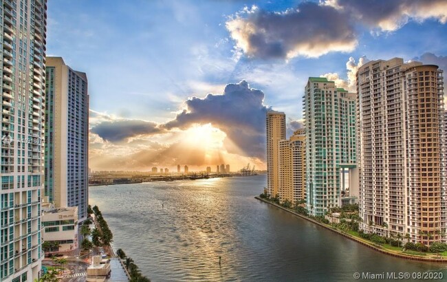 Foto del edificio - 200 Biscayne Blvd Way