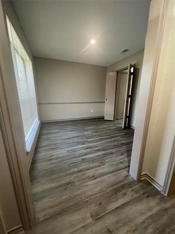Building Photo - 708 Royal Crest Dr