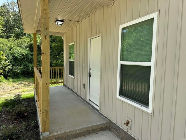 Building Photo - 2218 Nichols Rd