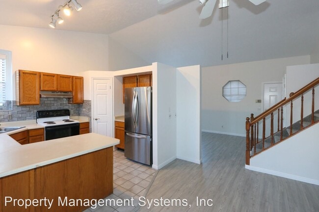 Building Photo - 4 br, 2.5 bath House - 1052 West 8925 South