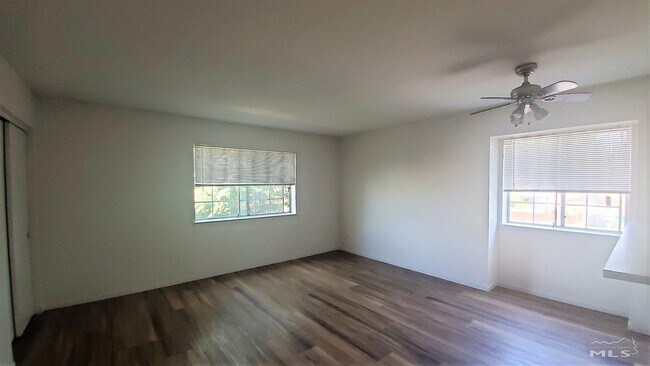 Building Photo - 421 C St