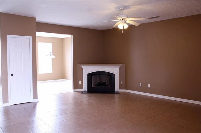 Building Photo - 5357 Paramount View Way