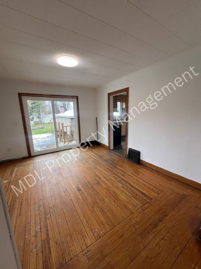 Foto del edificio - 3 bed 1 bath Home!