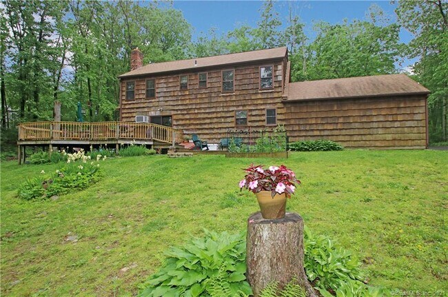 Building Photo - 854 Bullet Hill Rd