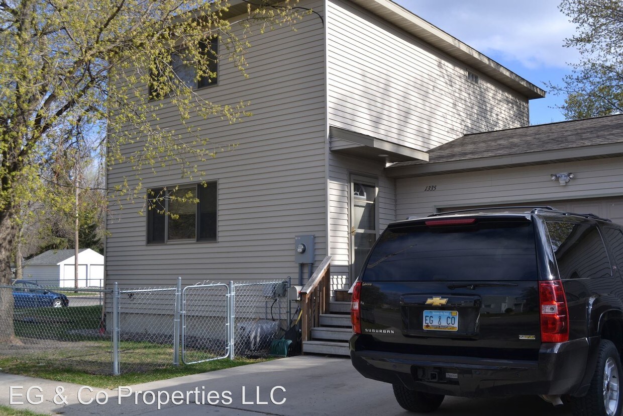 Primary Photo - 1335 6th Ave N