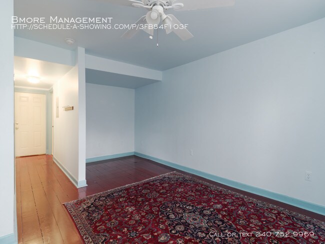 Building Photo - Room for Rent
