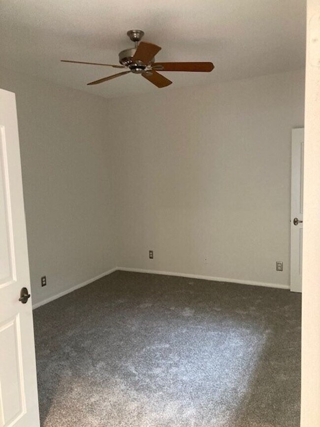 Foto del edificio - 3 Bedroom 3 Bath Home Located in the gated...