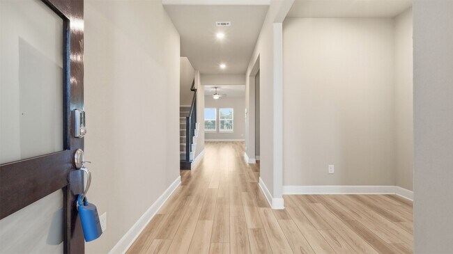 Foto del edificio - 21450 Petherton Dr