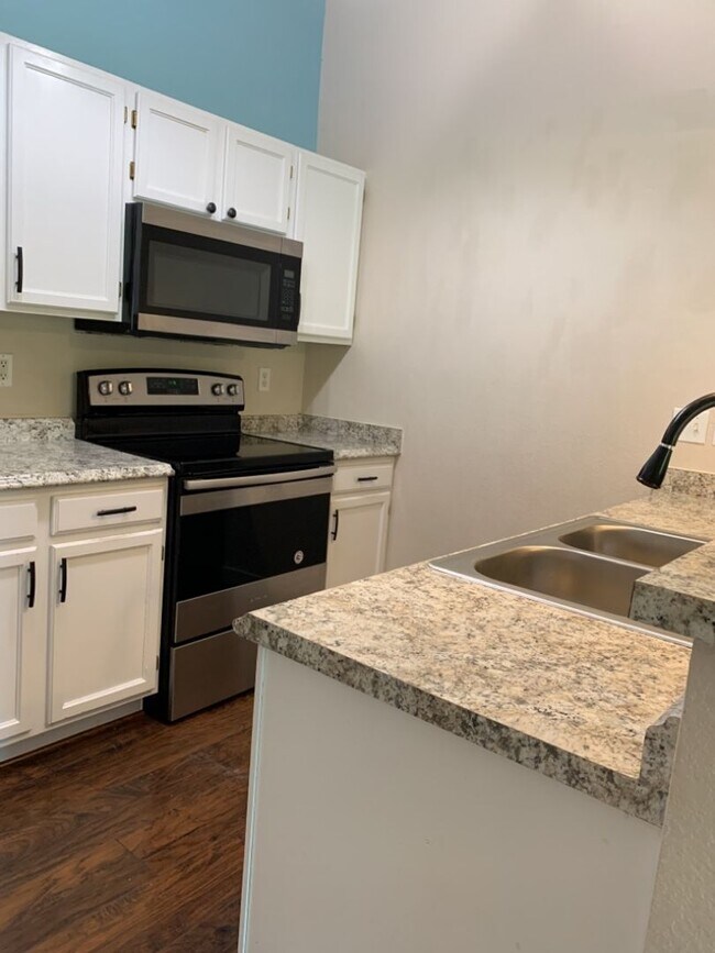 Foto del edificio - 1225 W Prospect Rd