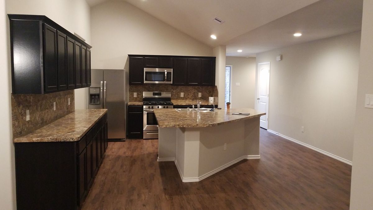 Building Photo - 5522 Mesquite Oaks Trail