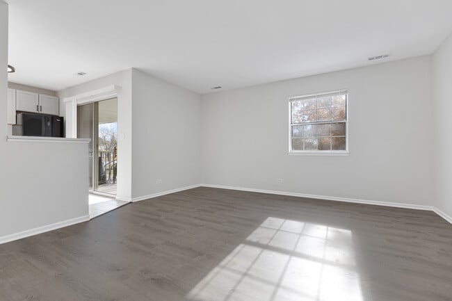 Building Photo - 40 S Victoria Ln