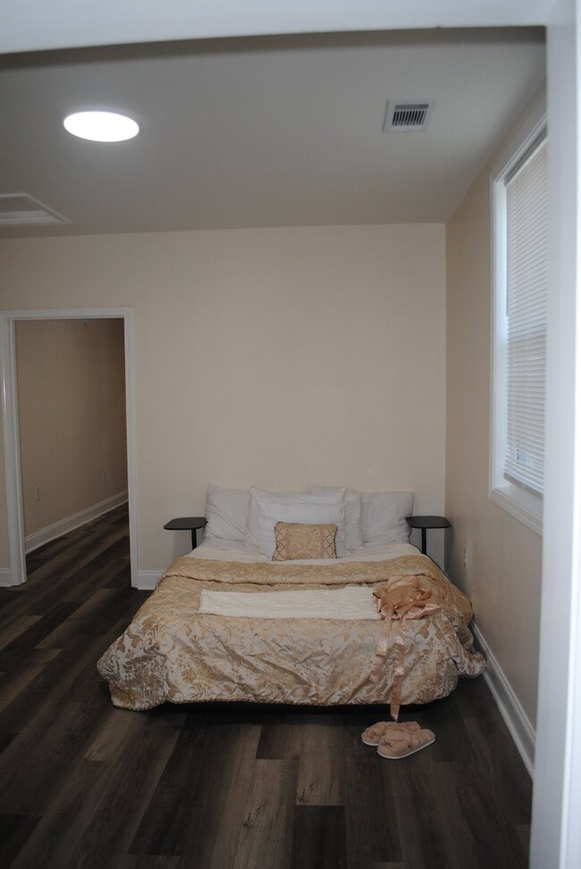 Photo - 2818 Republic St (New Orleans, LA) Apartment