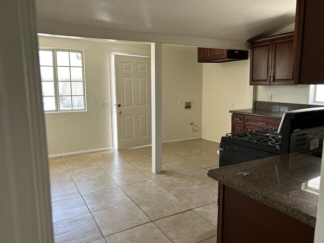 Foto del edificio - 4221 S Olive St