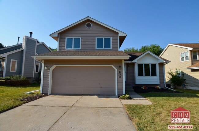 Building Photo - Wonderful West Des Moines Home
