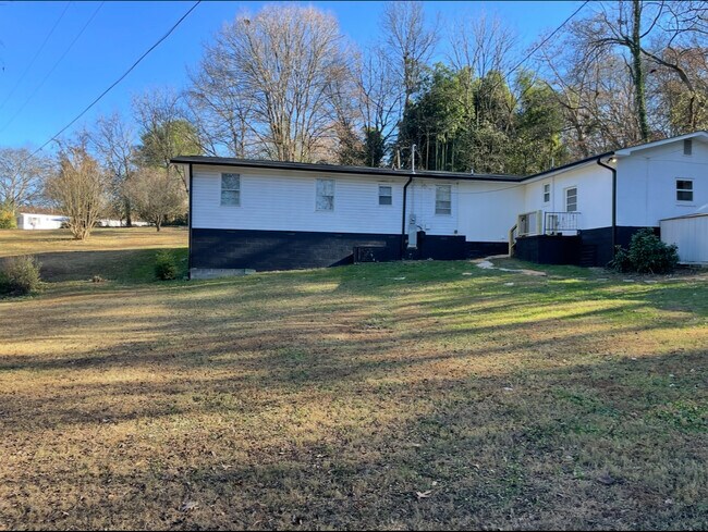 Foto del edificio - 3009 Cox Ln