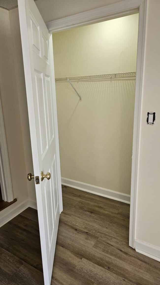 Building Photo - 512 Pine St