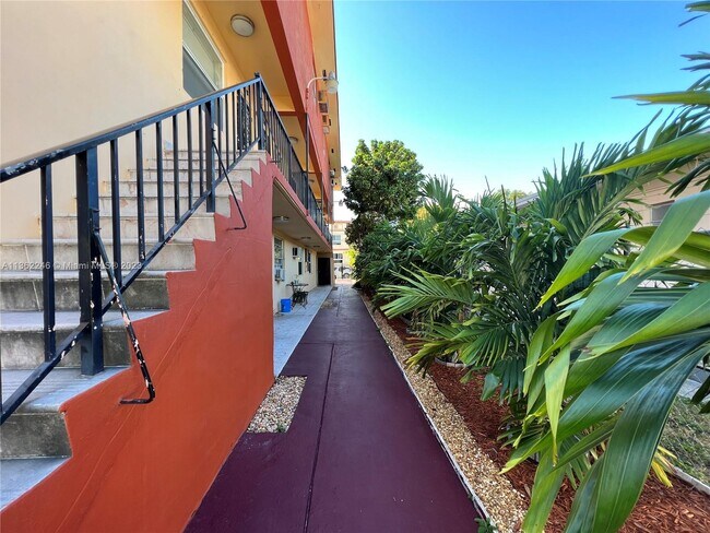 Foto del edificio - 1039 SW 5th St