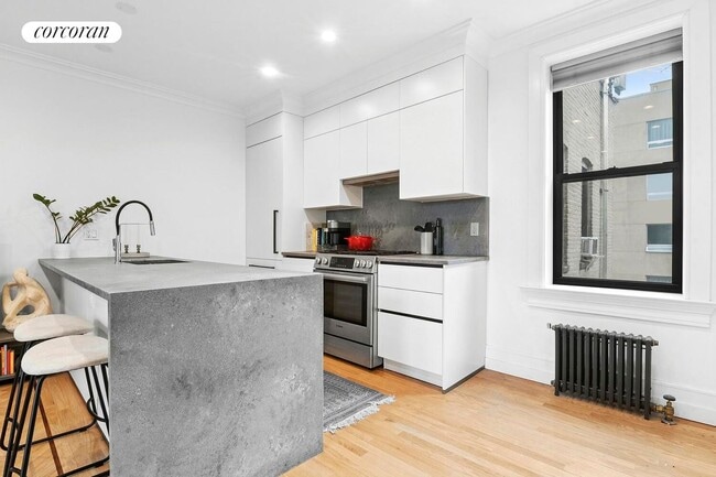 Building Photo - 24-39 38th Street D8