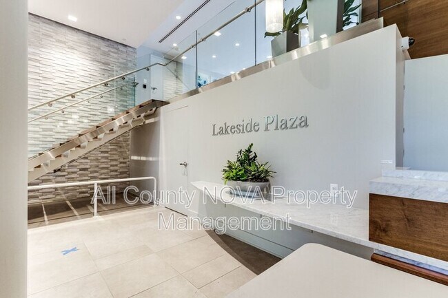 Foto del edificio - 3800 Powell Ln