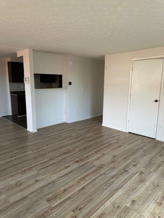 Foto principal - 2448 Burgandy Ln