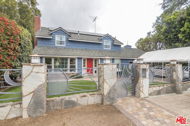 Building Photo - 5326 Leghorn Ave