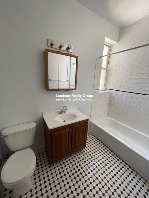 Foto del edificio - 3036 N Ashland Ave
