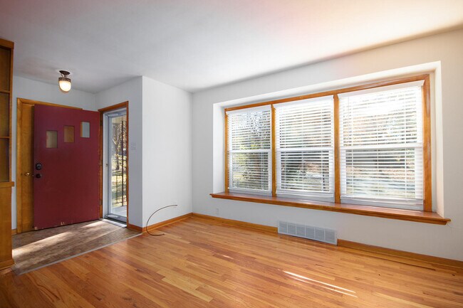 Building Photo - 1801 University Ave