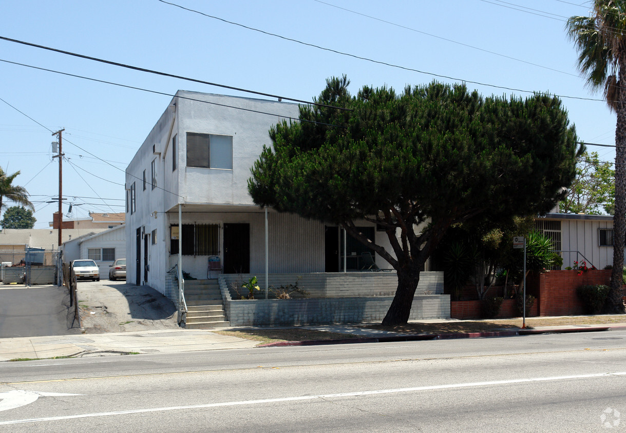 Primary Photo - 704 N Centinela Ave
