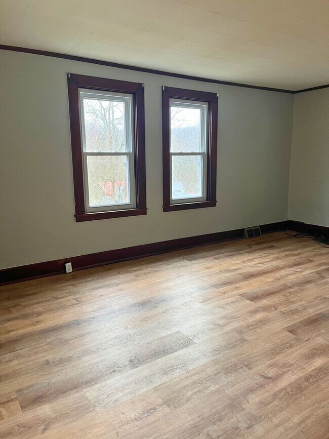 Building Photo - **** THIS PROPERTY HAS AN APPROVED APPLICA...
