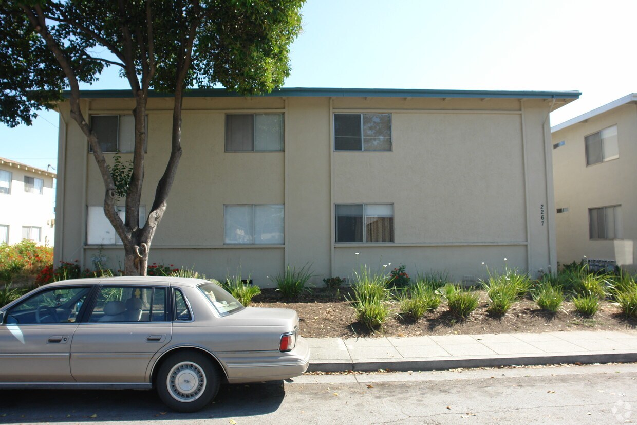 Building Photo - 2267 Pasetta Dr