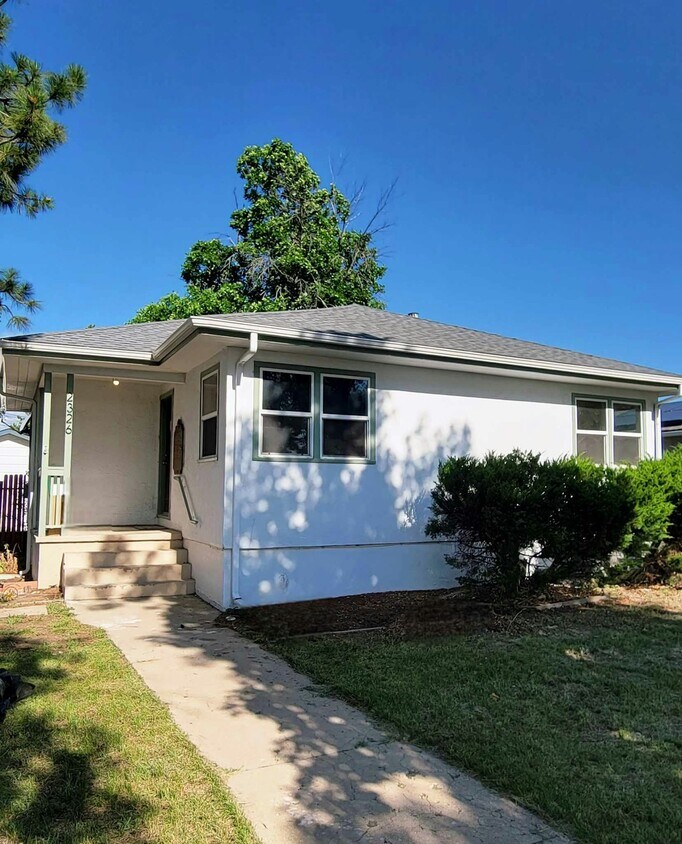 Foto principal - 2326 N Weber St