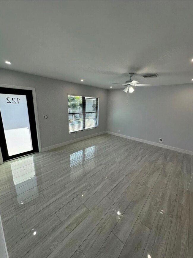 Foto del edificio - 122 SW 12th Ave