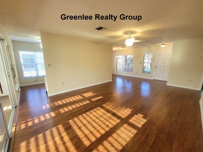 Building Photo - Beautiful 2 Bedroom / 2 Bathroom Waterfront End Unit in Heritage Lake (55+ Community)