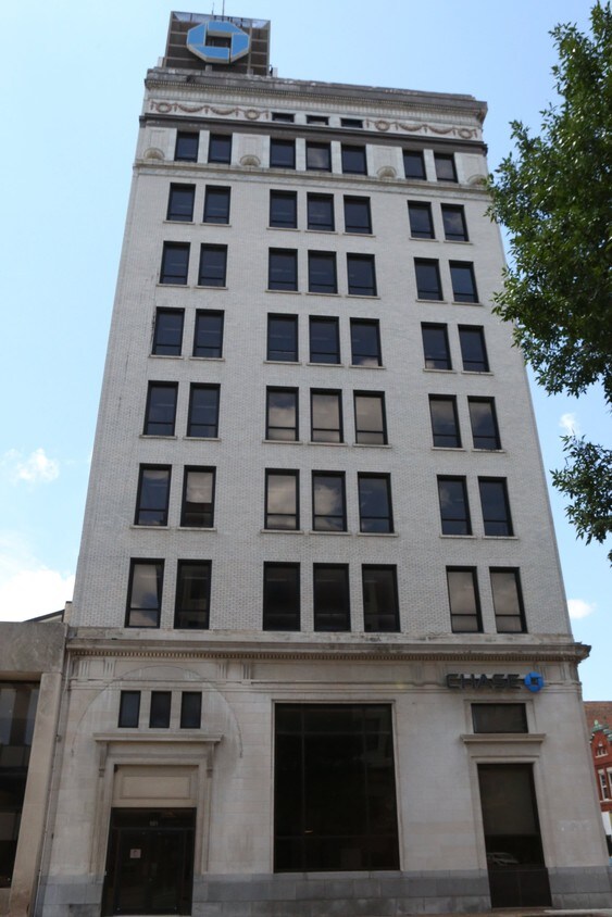 5 & 15 Apartments Apartments in Moline, IL