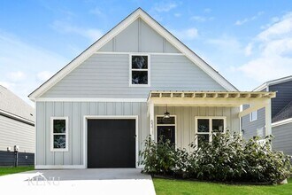 Building Photo - 5323 Lynnland Terrace