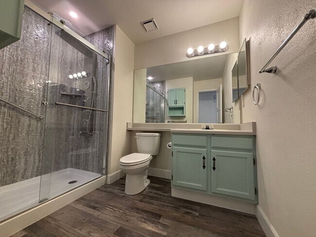 Building Photo - Single Family - 4 Bed 3.5 Bath - MileStone...