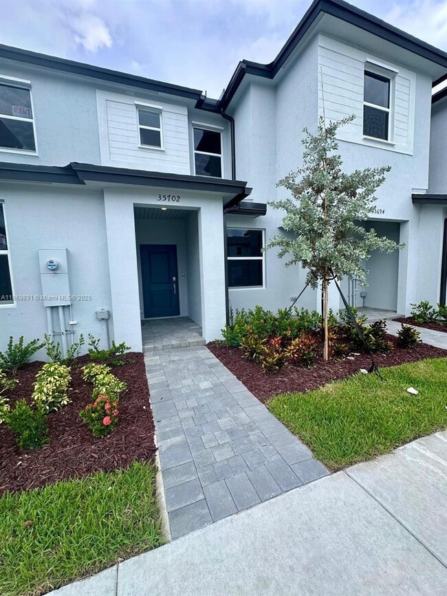 Building Photo - 35702 SW 178th Ct