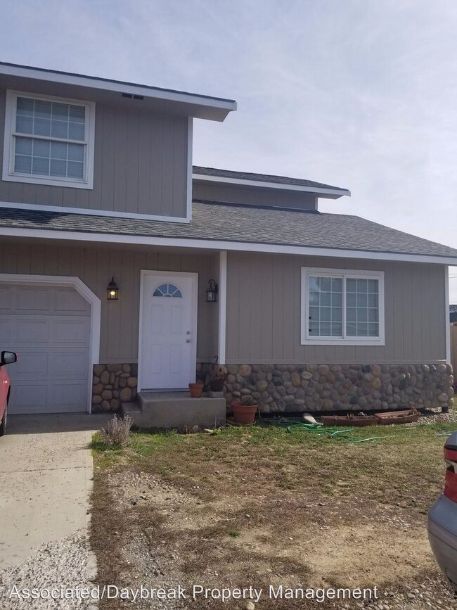 Building Photo - 3100 Castlevale Rd