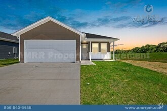 Building Photo - 1316 Bluegrass St