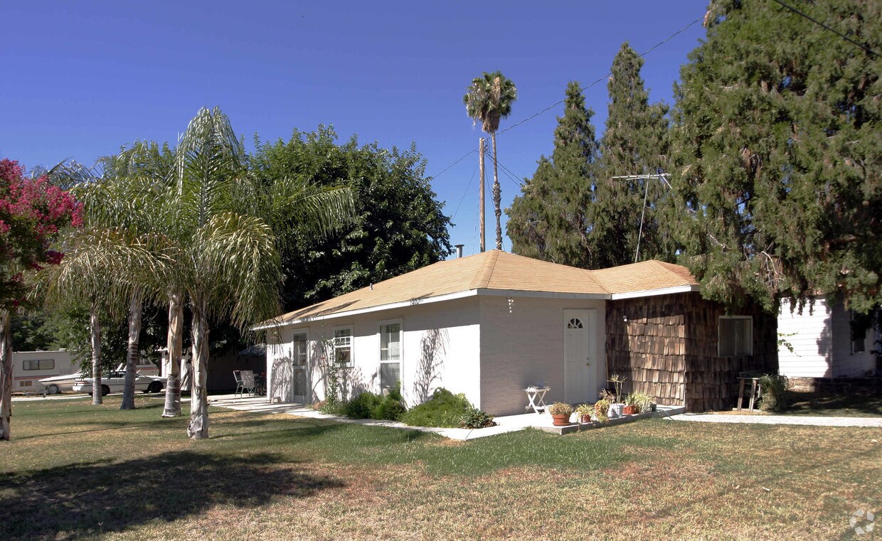 Building Photo - 43763-43789 State Highway 74