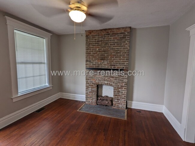 Building Photo - 579 Gilbert St