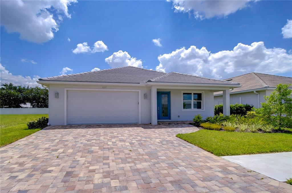 Foto principal - 5257 Willow Lake Ct
