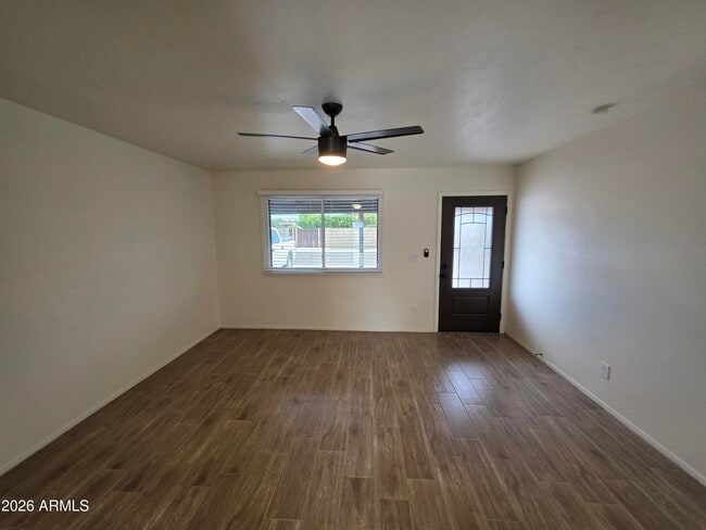 Building Photo - 3735 E Claire Dr