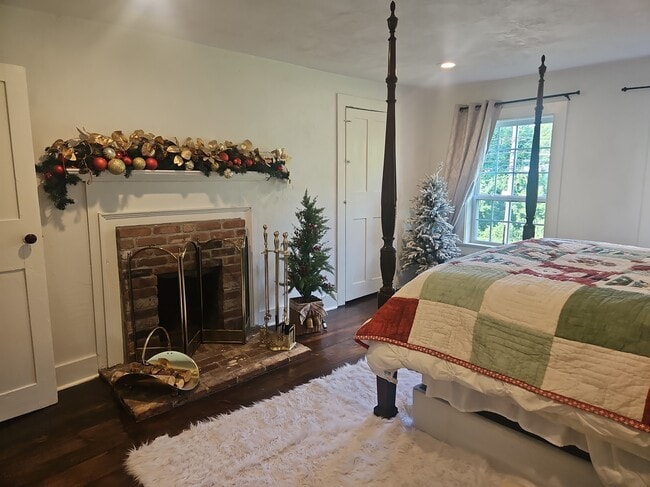 Building Photo - 4 Perrin Rd