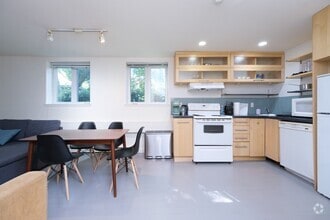 Building Photo - 1540 Haro St